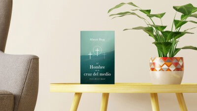Man on the Middle Cross (Spanish Edition): El Hombre de la cruz del medio