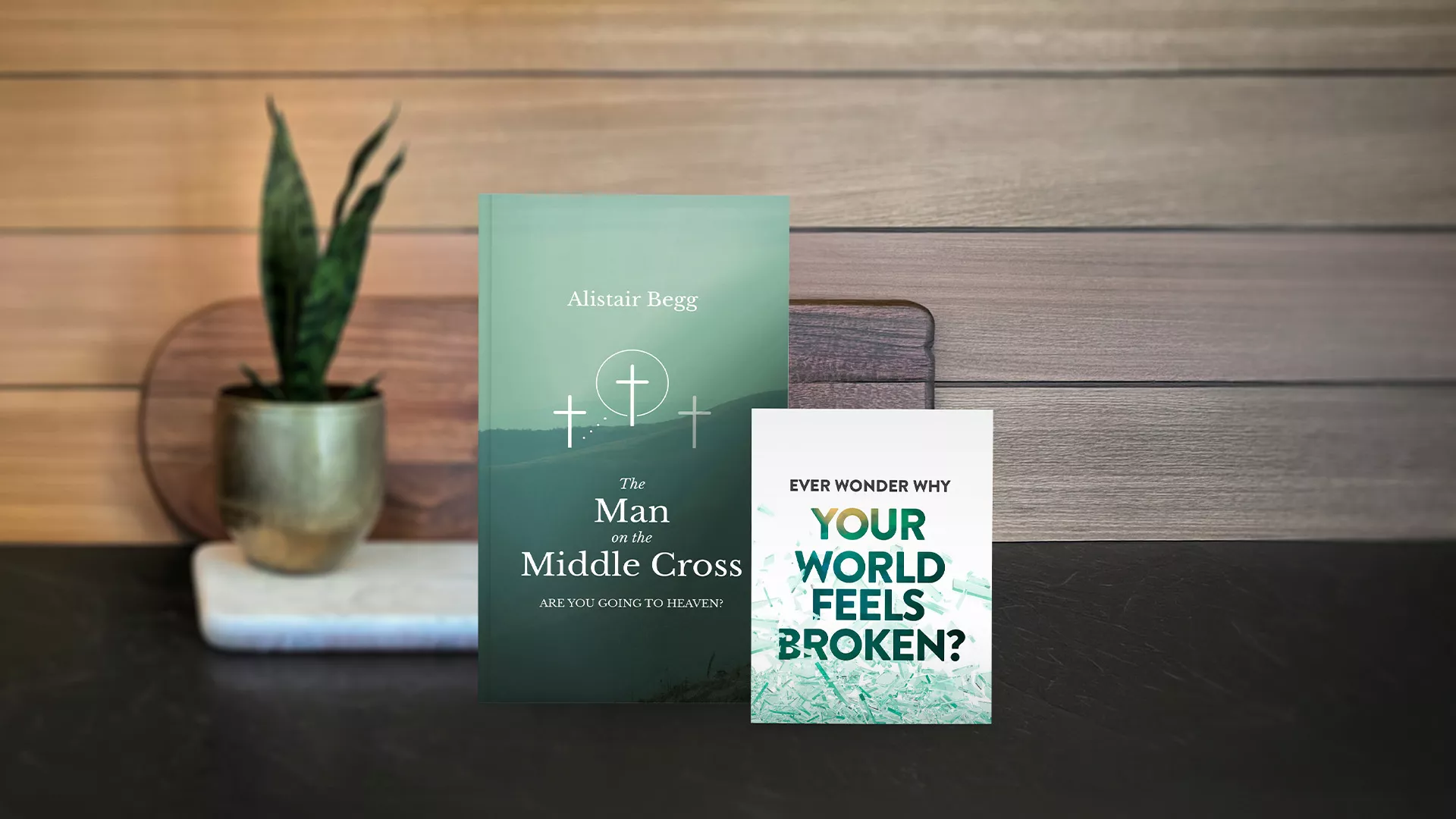 The Man on the Middle Cross and Gospel Tract Bundle